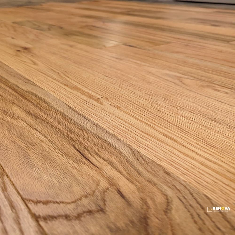 RED OAK WIRE BRUSHED 4-3/4" - SOLID - CRESTWOOD