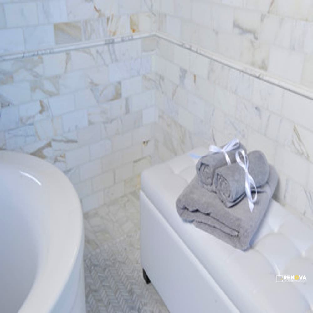 CALACATTA ORO HONED CHEVRON MOSAIC